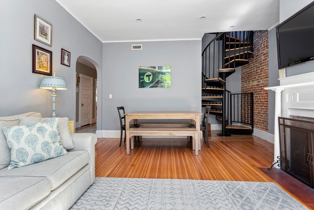 41 Addington Road, Unit 3 Brookline, MA 02445 - Photo 3 of 16