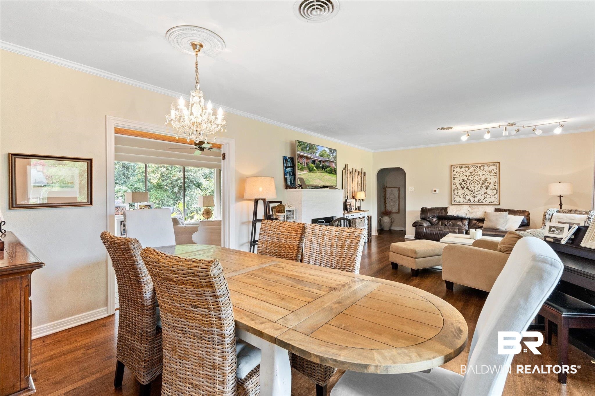 335 Dalewood Drive Mobile, AL 36608 - Photo 4 of 38