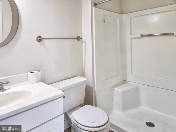 $2,000 | 14807 Rydell Road, Unit 201, Centreville, VA 20121