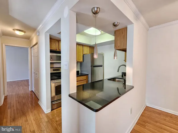 $2,000 | 14807 Rydell Road, Unit 201, Centreville, VA 20121