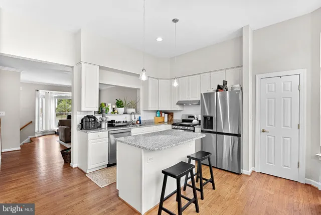 $3,300 | 20510 Willoughby Square, Sterling, VA 20165