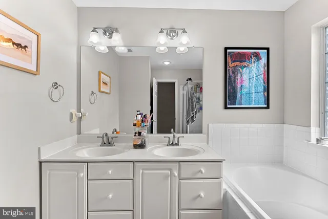 $3,300 | 20510 Willoughby Square, Sterling, VA 20165