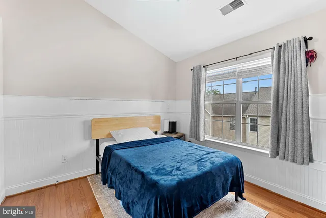 $3,300 | 20510 Willoughby Square, Sterling, VA 20165