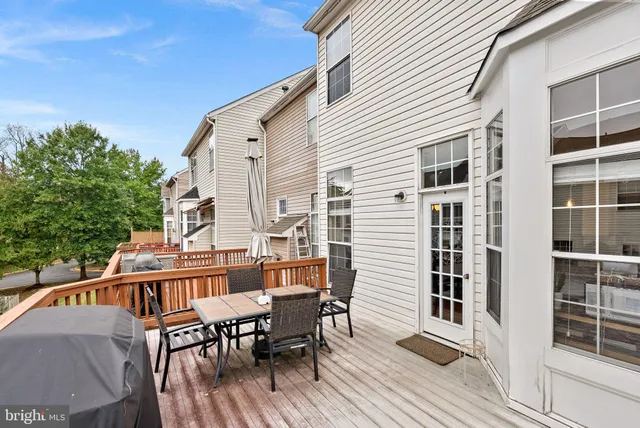 $3,300 | 20510 Willoughby Square, Sterling, VA 20165