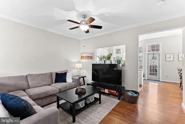 $3,300 | 20510 Willoughby Square, Sterling, VA 20165