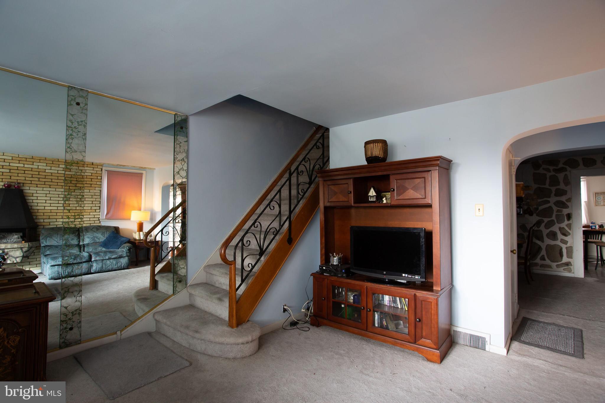 8205 Rugby Street Philadelphia, PA 19150 - Photo 6 of 21 Gallery Image 6