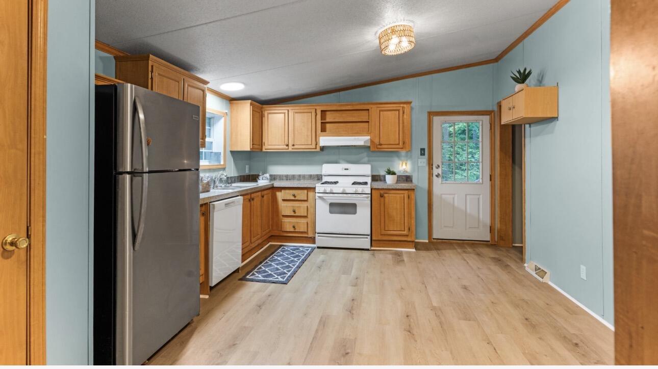 177 Yarmouth Road Gray, ME 04039 - Photo 6 of 29