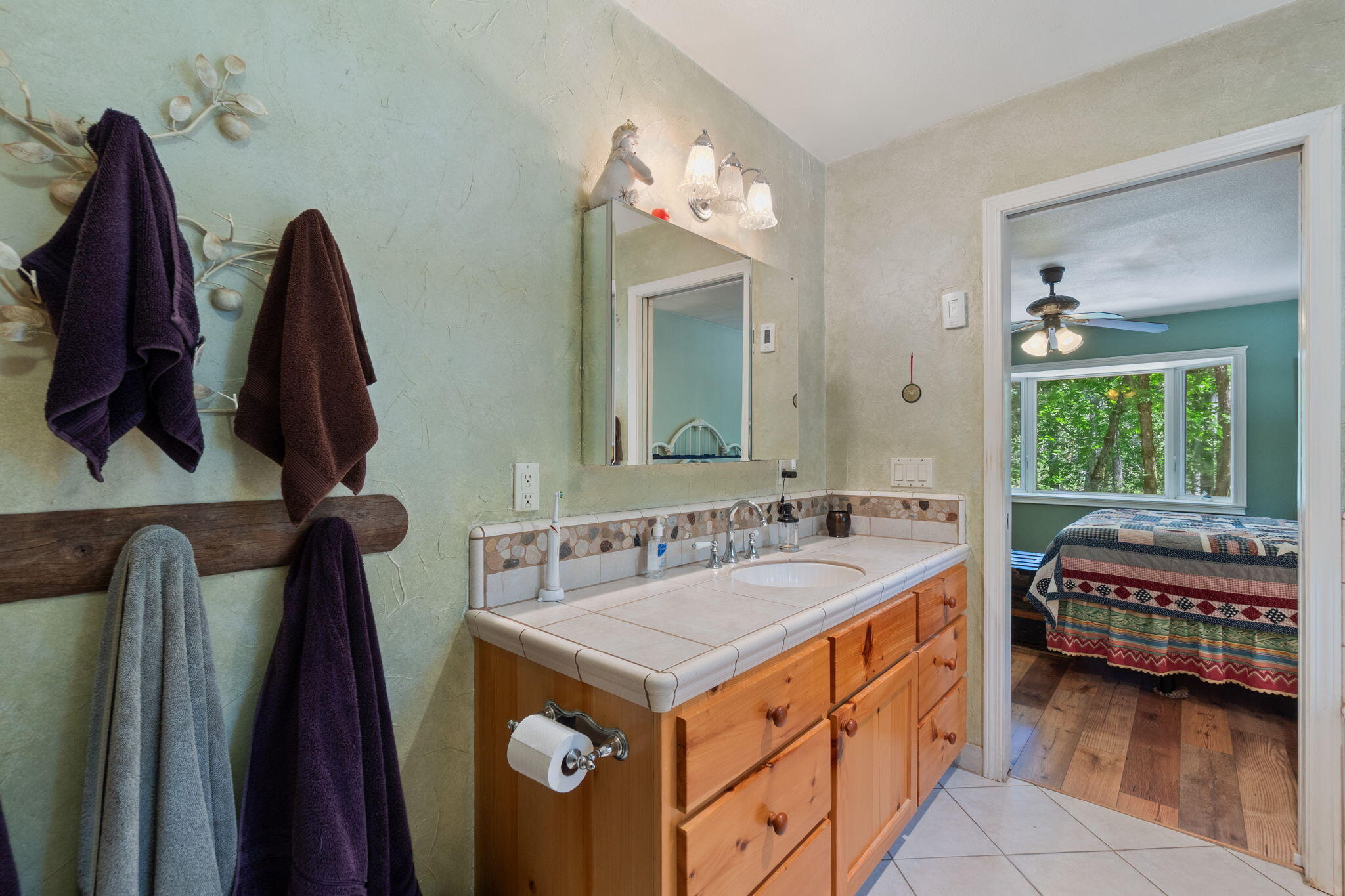 30303 Oak Run To Fern Road Whitmore, CA 96096 - Photo 26 of 75 Primary Bathroom