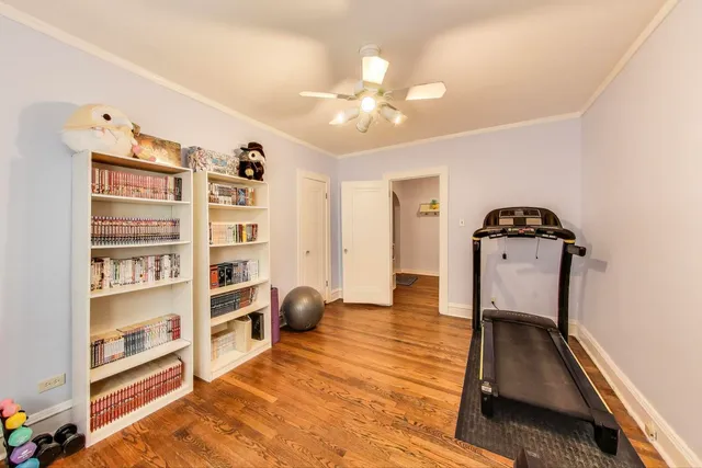 $325,000 | 2322 West Farwell Avenue, Unit 1W, Chicago, IL 60645