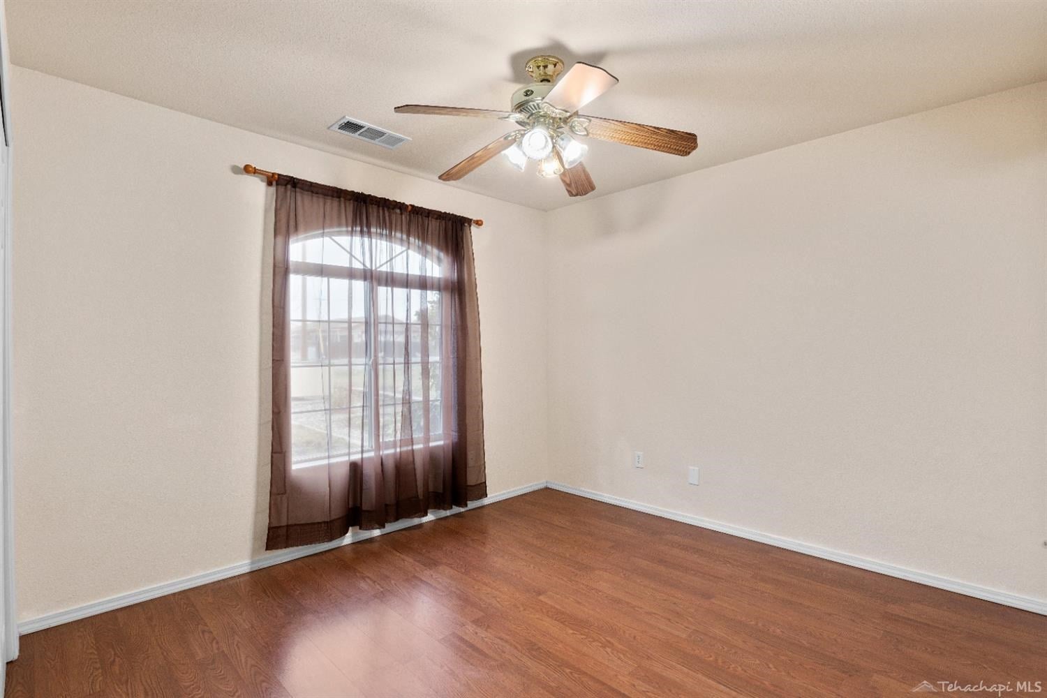 18331 Wrangler Way Tehachapi, CA 93561 - Photo 15 of 24 Gallery Image 15