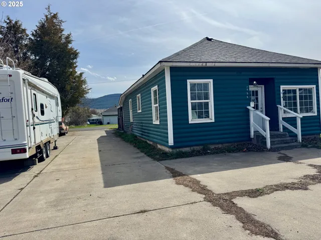 $199,900 | 1906 Island Avenue, La Grande, OR 97850