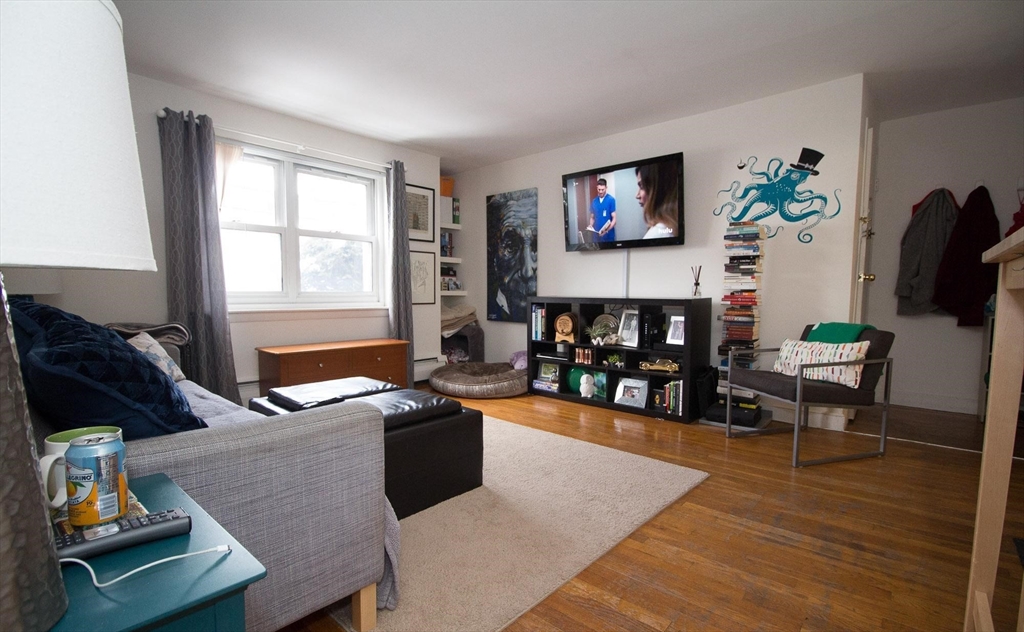91 Chestnut Street, Unit 1 Brookline, MA 02445 - Photo 1 of 6