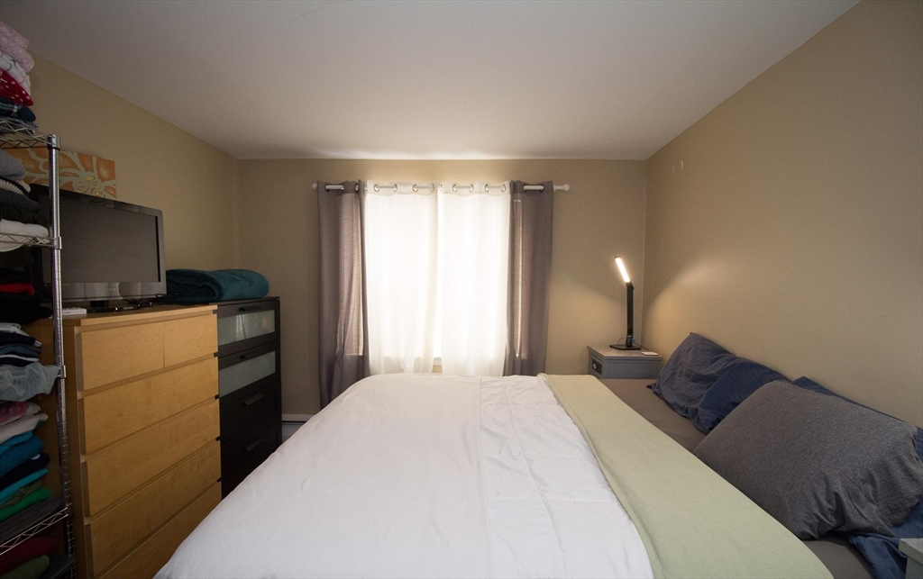 91 Chestnut Street, Unit 1 Brookline, MA 02445 - Photo 3 of 6