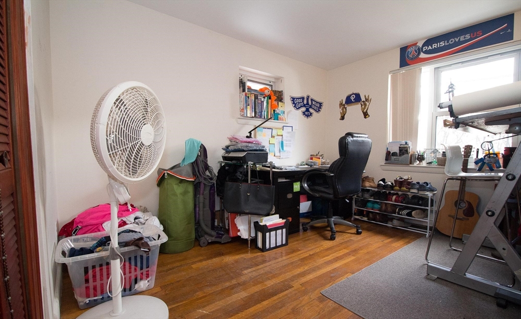 91 Chestnut Street, Unit 1 Brookline, MA 02445 - Photo 5 of 6