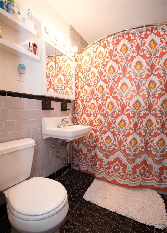 91 Chestnut Street, Unit 1 Brookline, MA 02445 - Photo 6 of 6