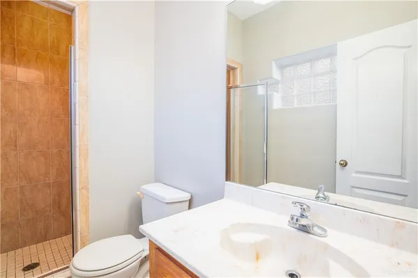 $750 | 604 Buena Vista Drive, Unit E, Weslaco, TX 78596