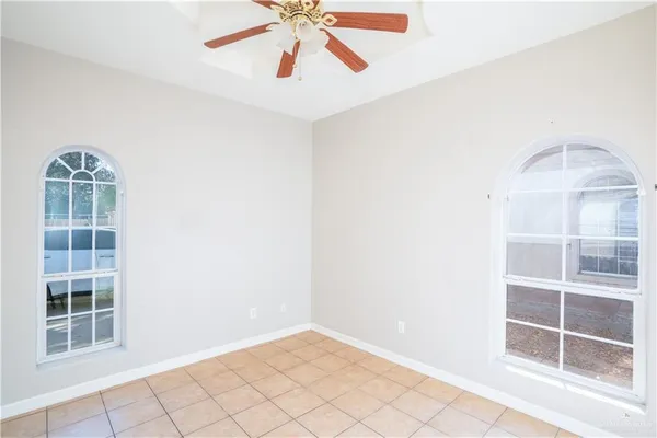 $750 | 604 Buena Vista Drive, Unit E, Weslaco, TX 78596