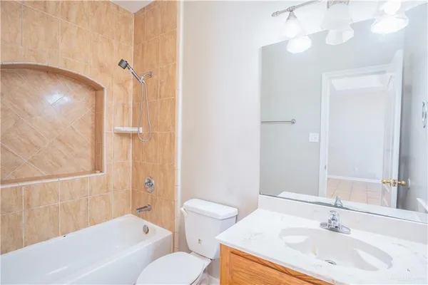 $750 | 604 Buena Vista Drive, Unit E, Weslaco, TX 78596