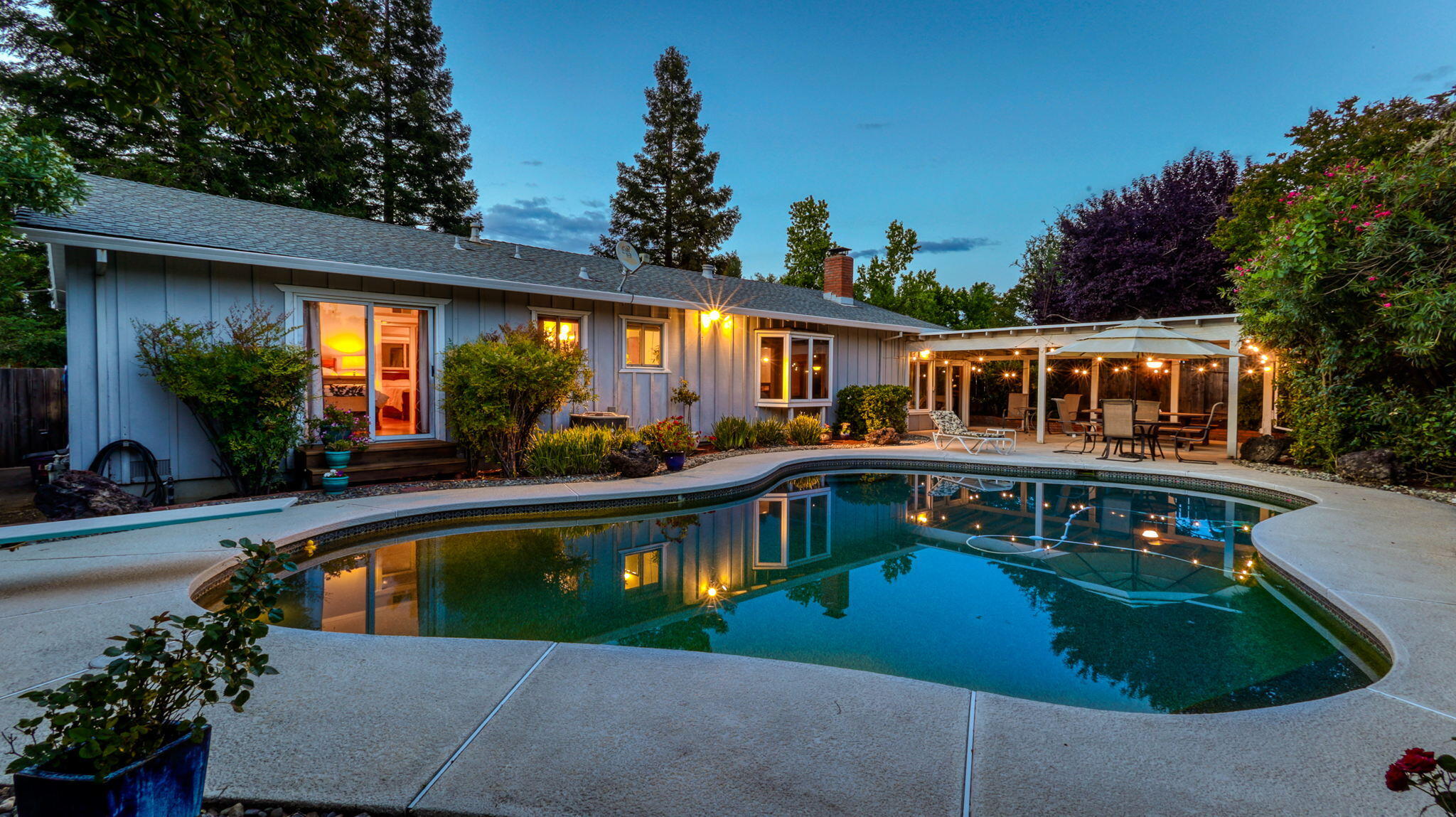 547 Rafael Street Redding, CA 96002 - Photo 28 of 36 Gorgeous Pool!