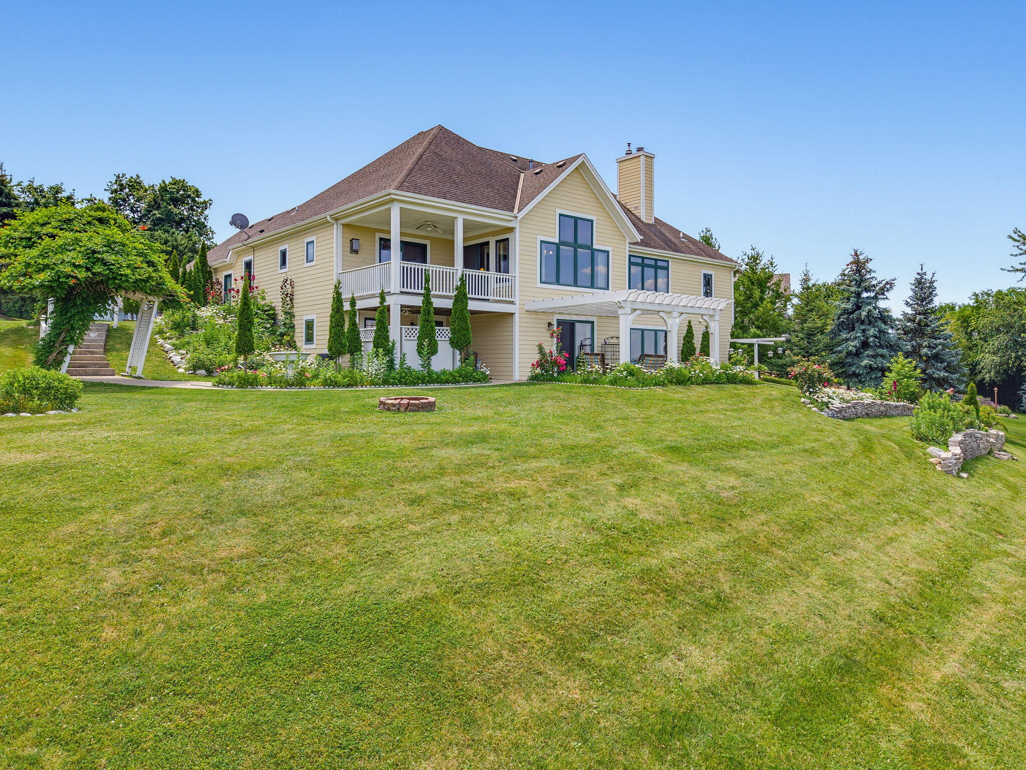 W225N3524 Wethersfield Road Pewaukee, WI 53072 - Photo 42 of 47 43-web-or-mls-w225n3524-wethersfield-rd