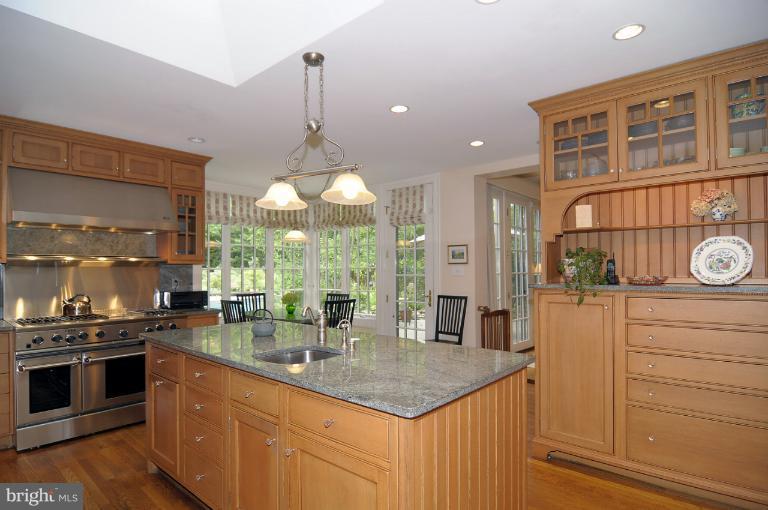 1701 Poplar Lane Northwest Washington, DC 20012 - Photo 14 of 29 Kitchen