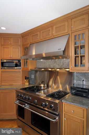 1701 Poplar Lane Northwest Washington, DC 20012 - Photo 15 of 29 Kitchen