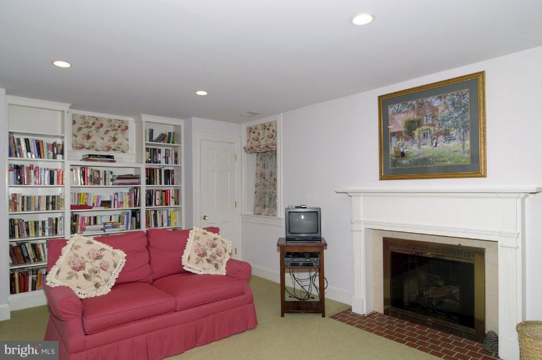 1701 Poplar Lane Northwest Washington, DC 20012 - Photo 29 of 29 Family Room
