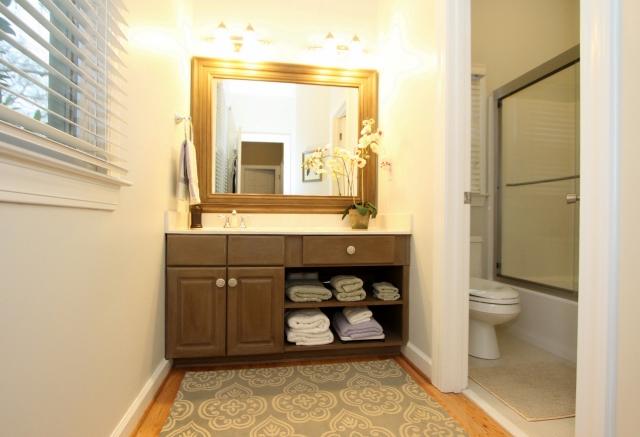3072 Linksland Road Mount Pleasant, SC 29466 - Photo 16 of 31 Second Bath