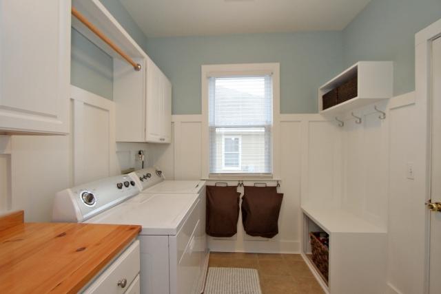 3072 Linksland Road Mount Pleasant, SC 29466 - Photo 19 of 31 Laundry and Mud Room