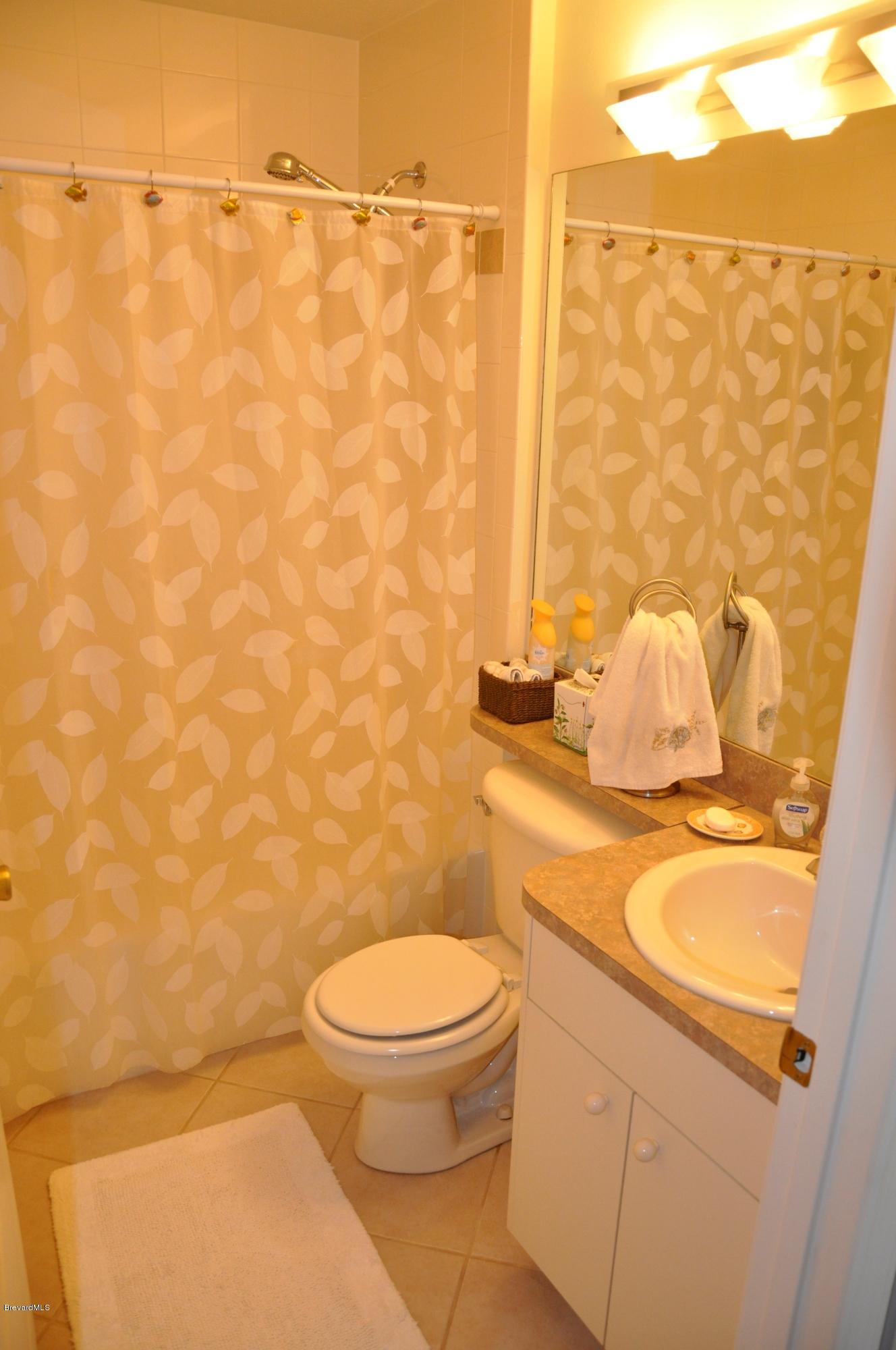 2135 Spring Creek Circle Palm Bay, FL 32905 - Photo 12 of 15 Bathroon