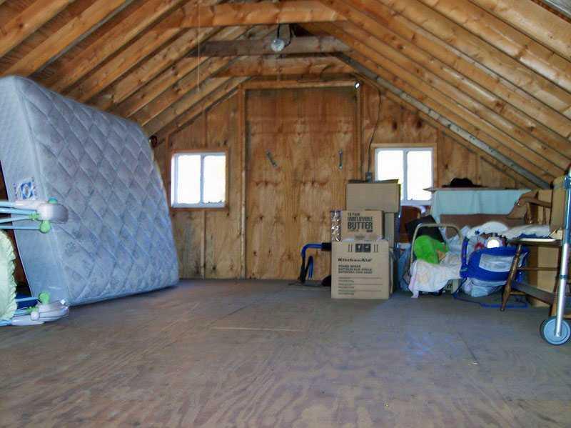 90 Cedar Street Millinocket, ME 04462 - Photo 31 of 32 Garage.