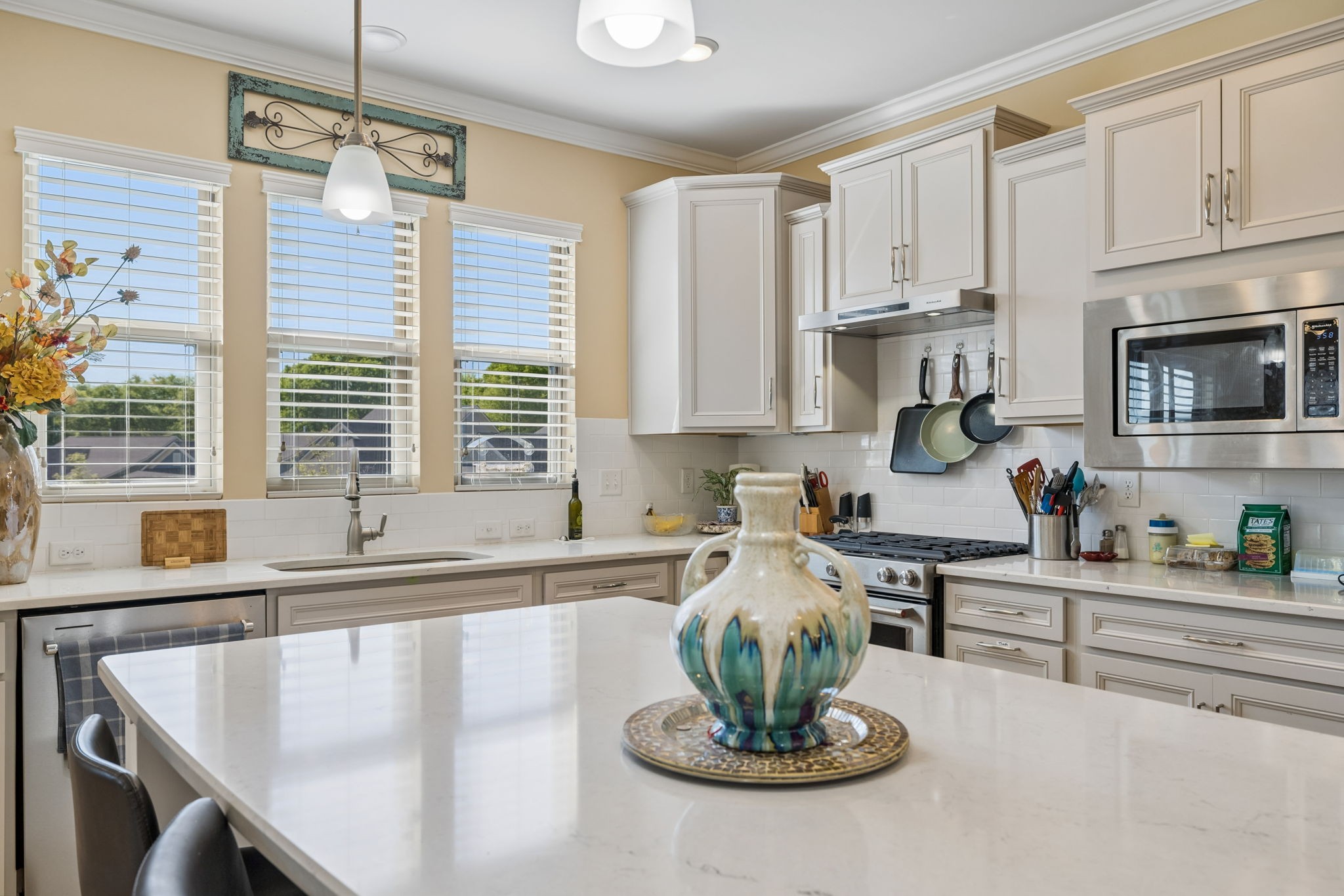 1600 Grainger Springs Spring Hill, TN 37174 - Photo 14 of 26 a kitchen with a table and chairs in it