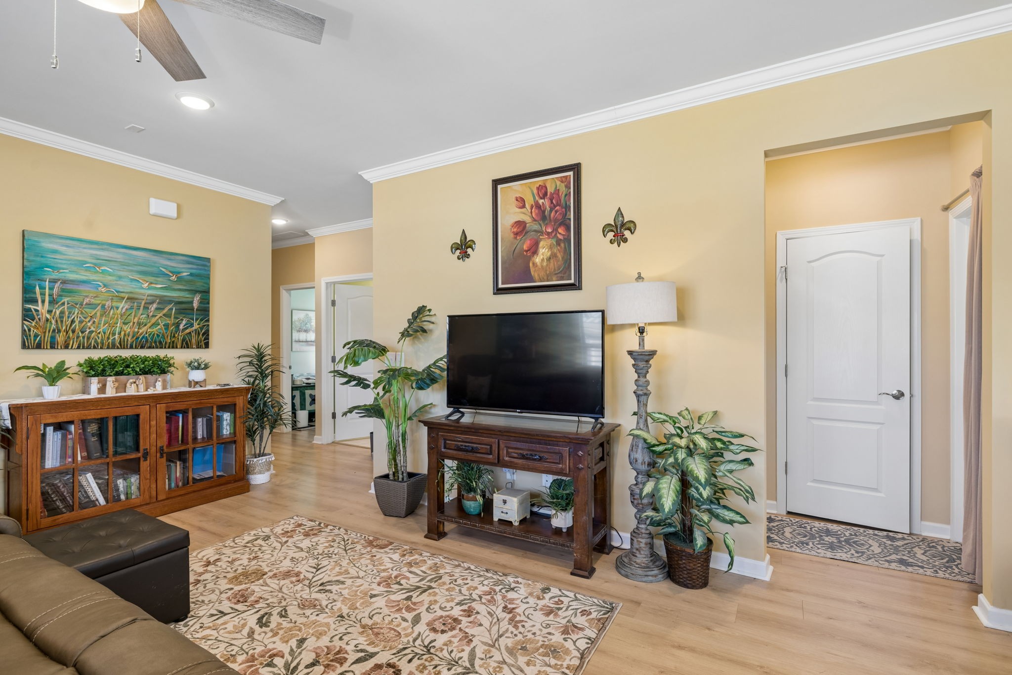 1600 Grainger Springs Spring Hill, TN 37174 - Photo 6 of 26 a living room with furniture and a flat screen tv