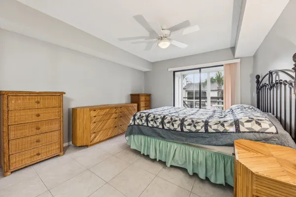 $2,000 | 5040 Rose Hill Drive, Unit 204, Boynton Beach, FL 33437