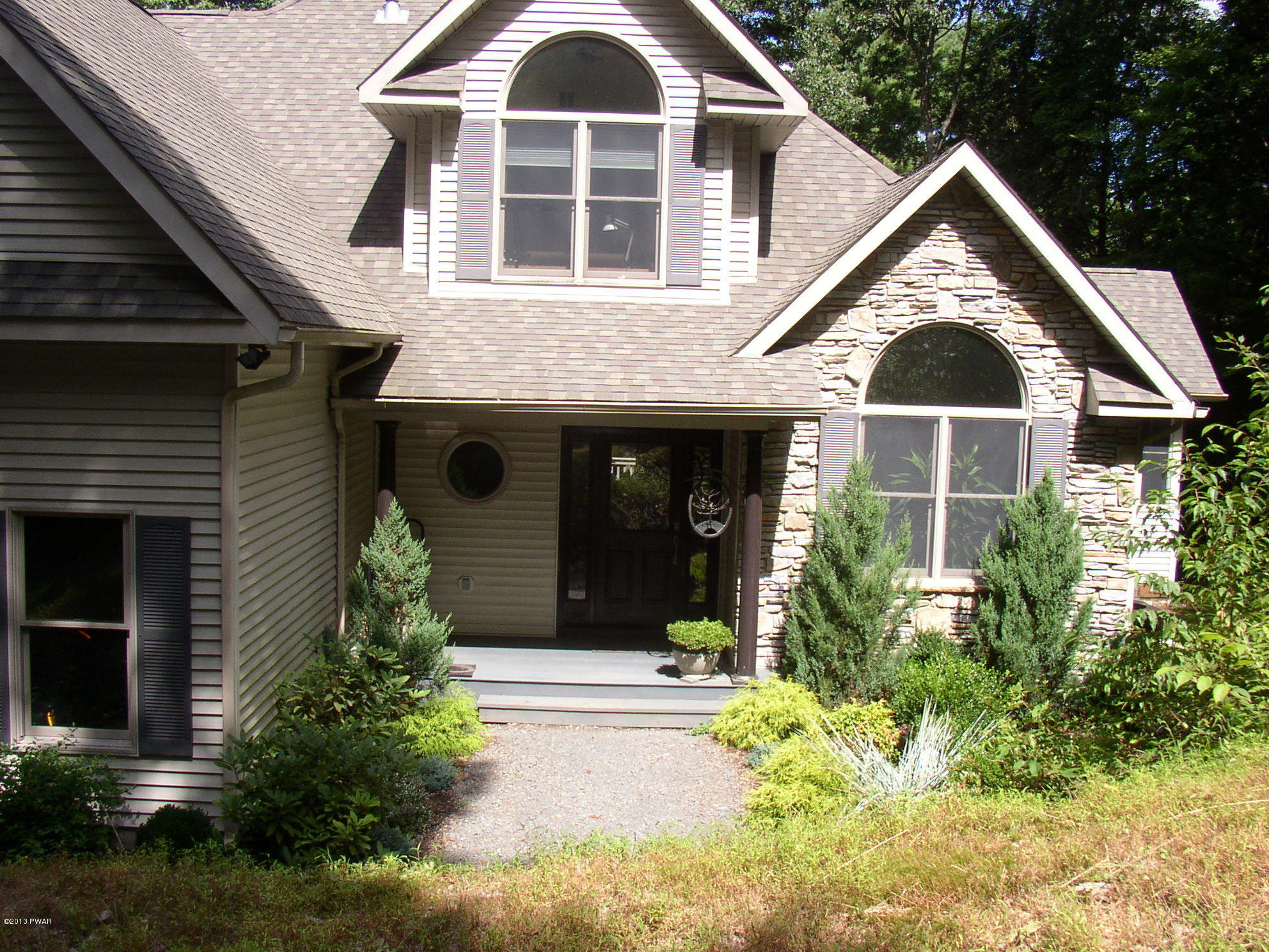 129 Mill Ridge Drive Milford, PA 18337 - Photo 2 of 35
