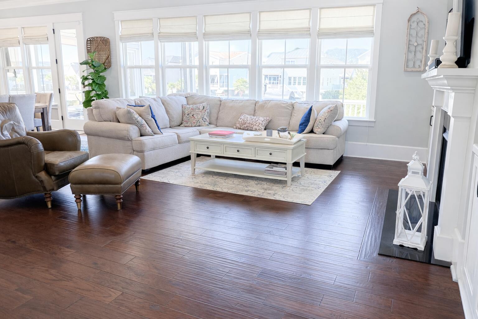 3521 Saltflat Lane Mount Pleasant, SC 29466 - Photo 14 of 40 Living Room