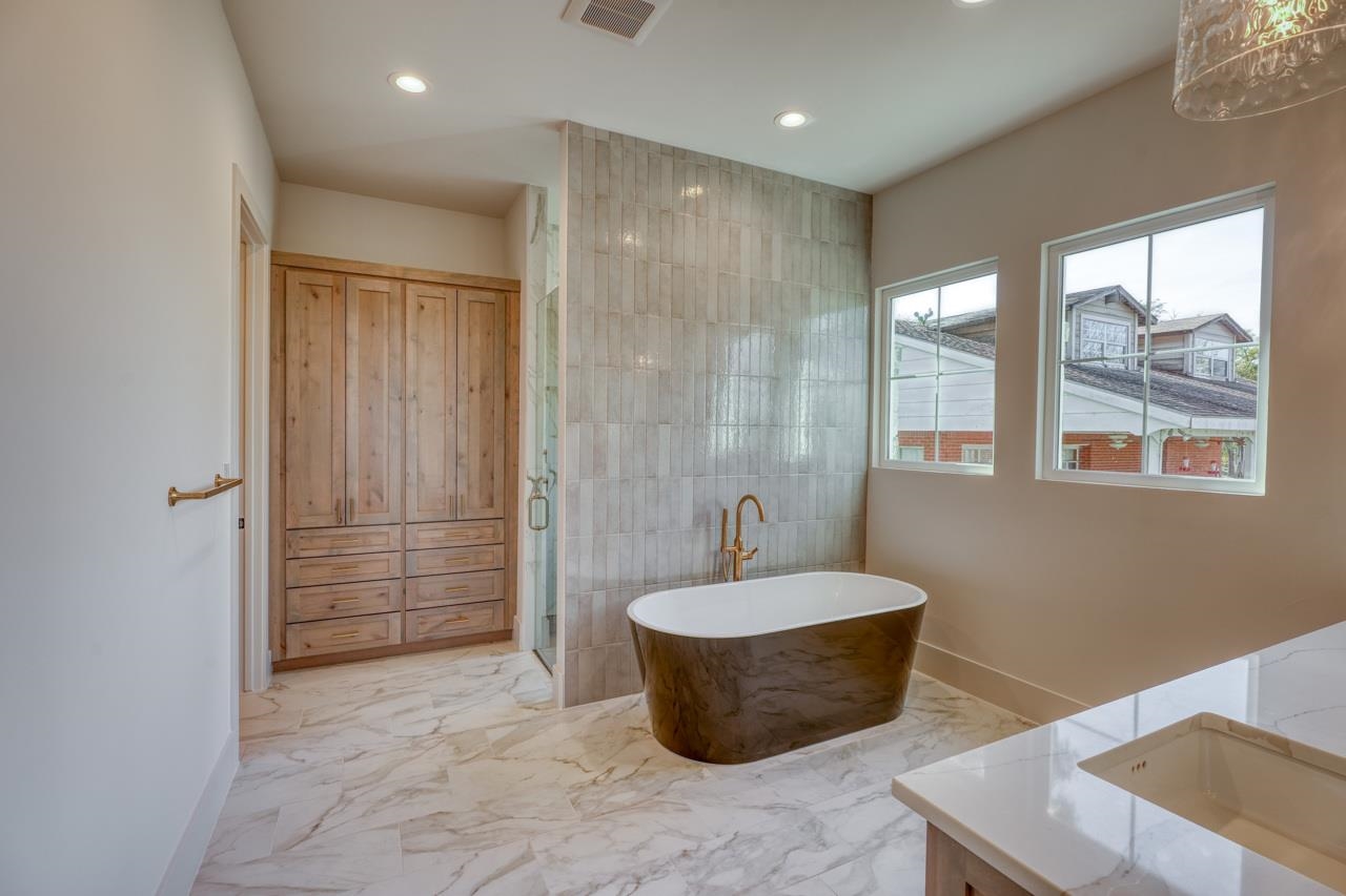 112 Los Escondidos Road Marble Falls, TX 78654 - Photo 15 of 30