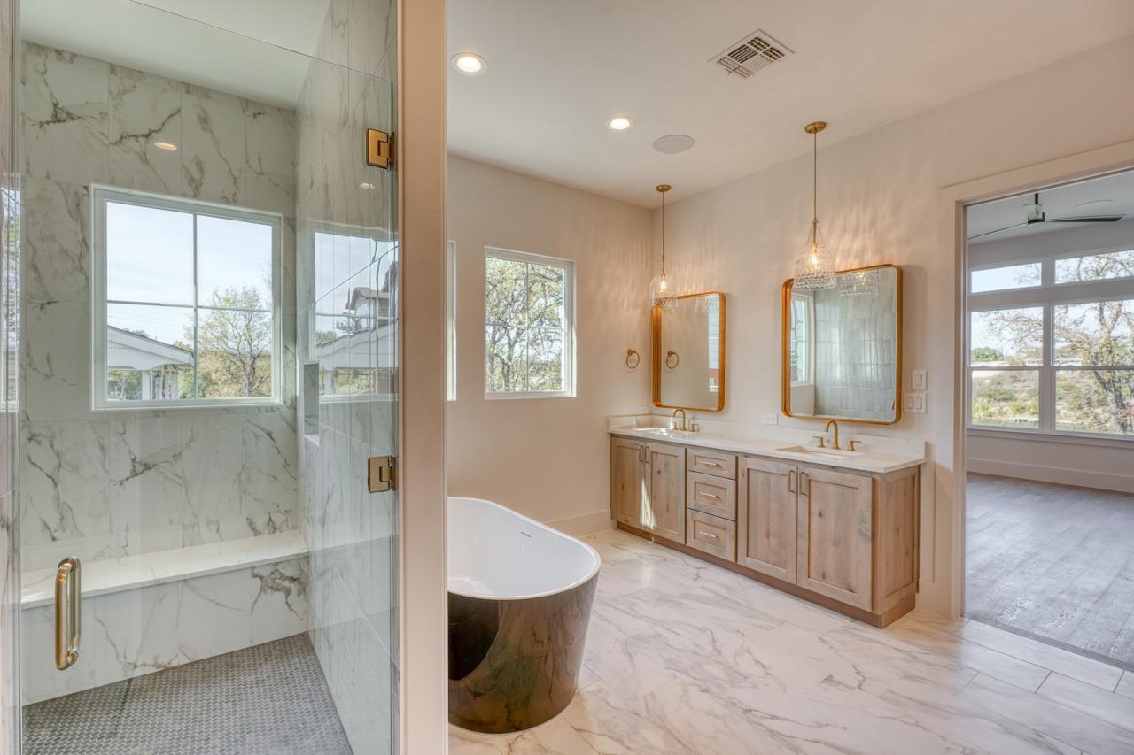 112 Los Escondidos Road Marble Falls, TX 78654 - Photo 16 of 30