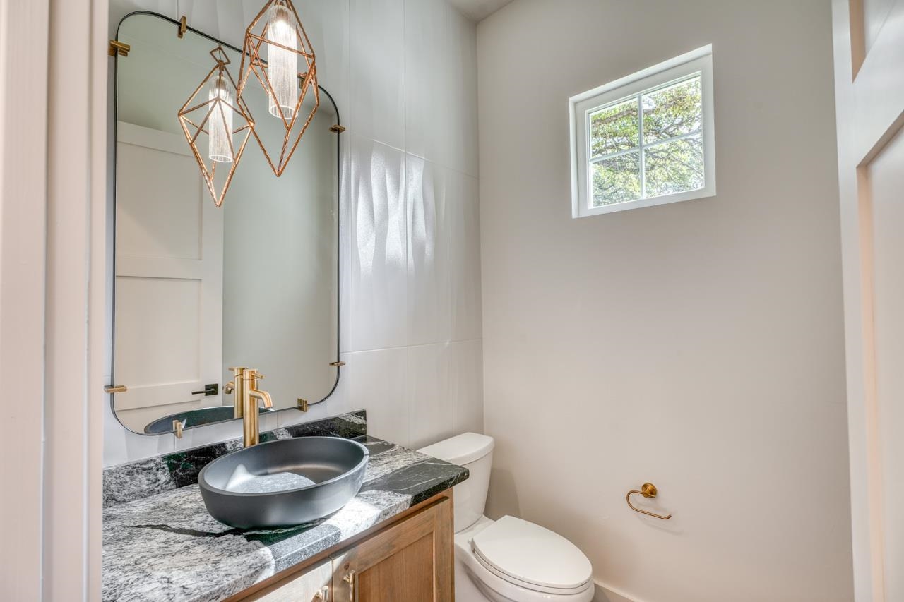 112 Los Escondidos Road Marble Falls, TX 78654 - Photo 19 of 30