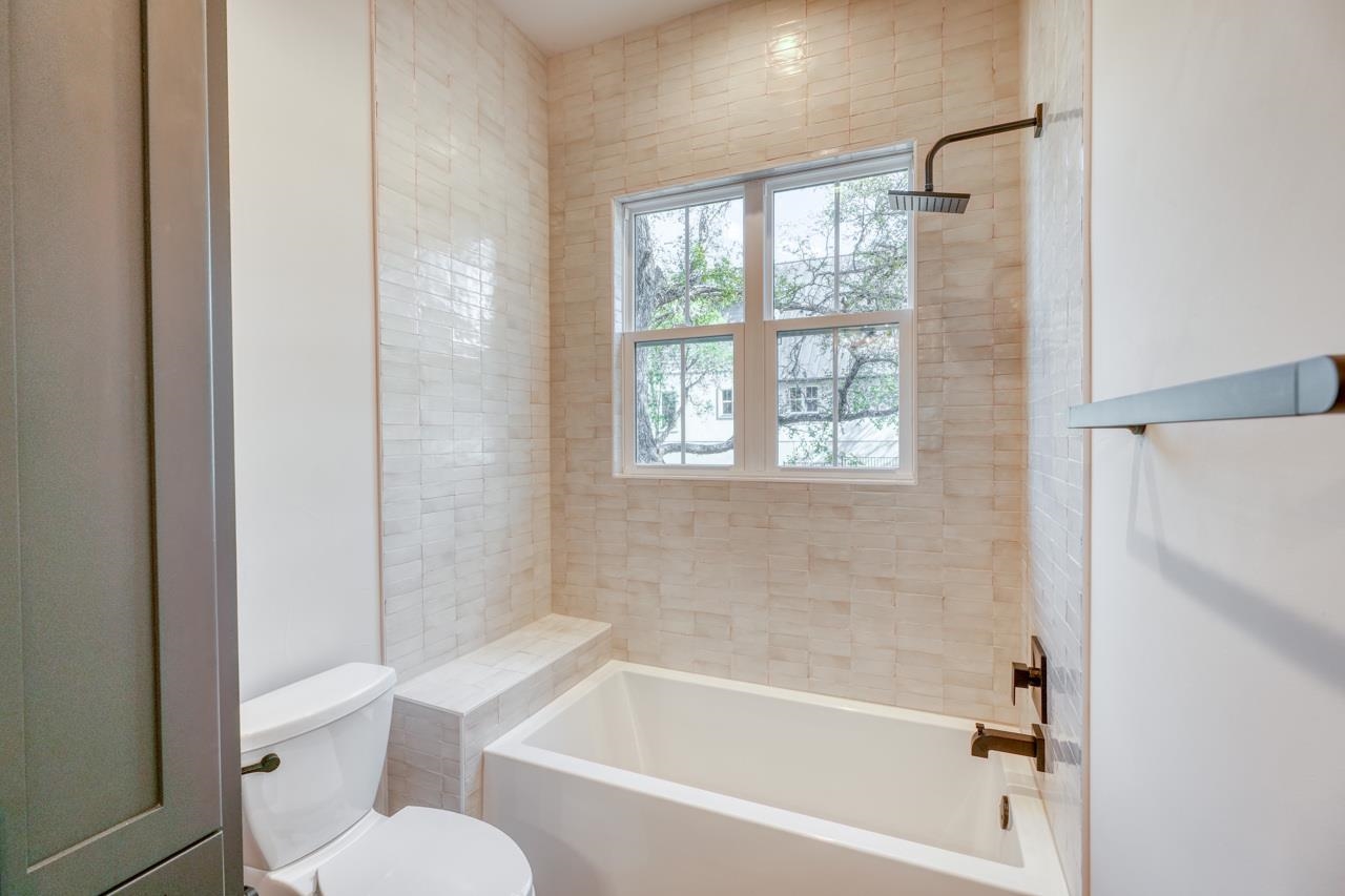 112 Los Escondidos Road Marble Falls, TX 78654 - Photo 21 of 30