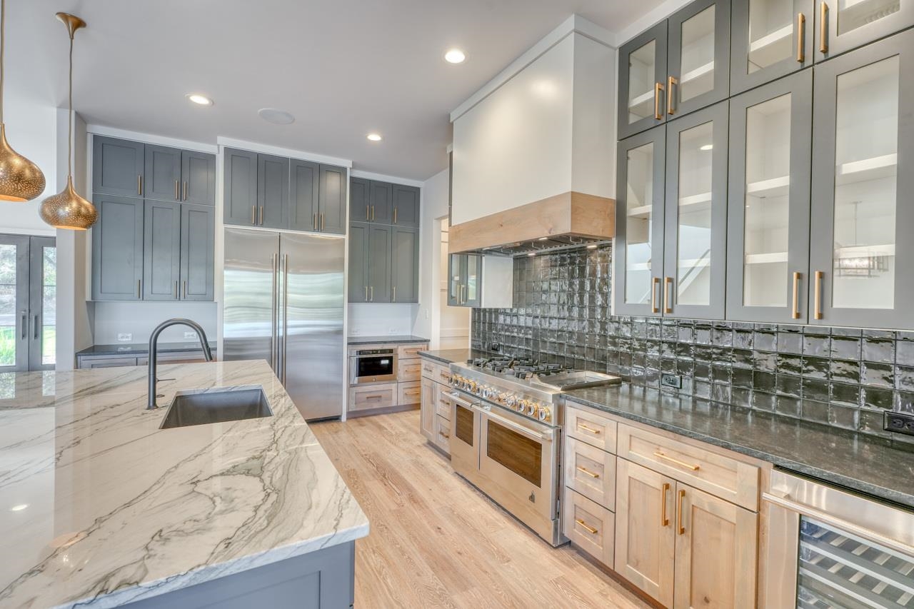 112 Los Escondidos Road Marble Falls, TX 78654 - Photo 9 of 30