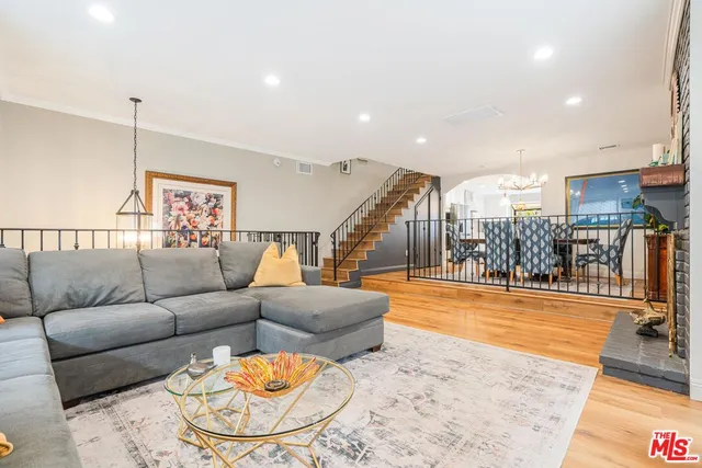 $795,000 | 18100 Burbank Boulevard, Unit 26, Tarzana, CA 91356