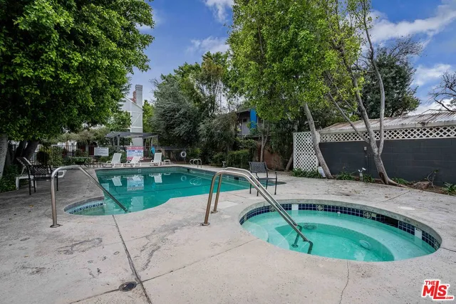 $795,000 | 18100 Burbank Boulevard, Unit 26, Tarzana, CA 91356