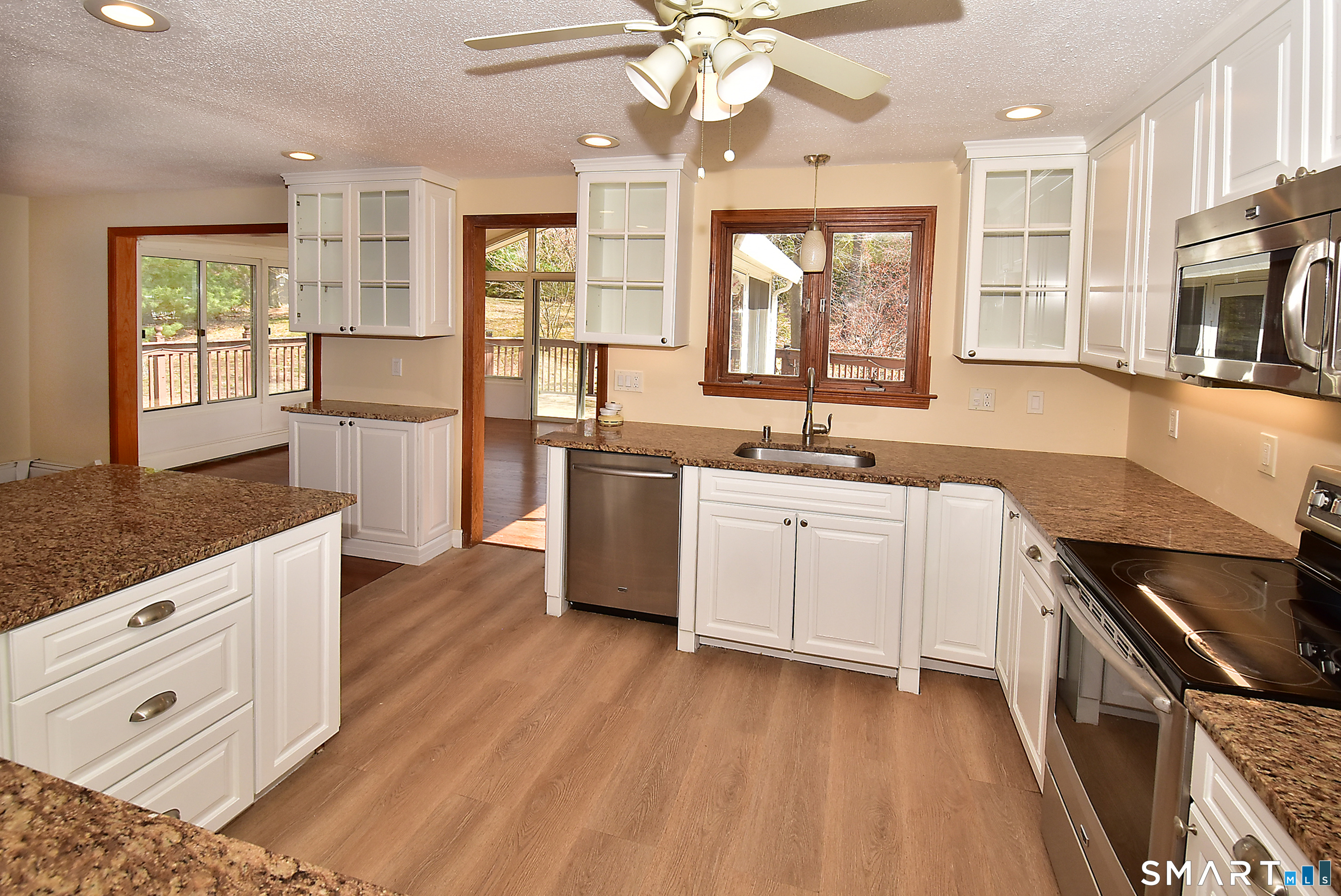 45 Grissom Road Manchester, CT 06042 - Photo 10 of 27