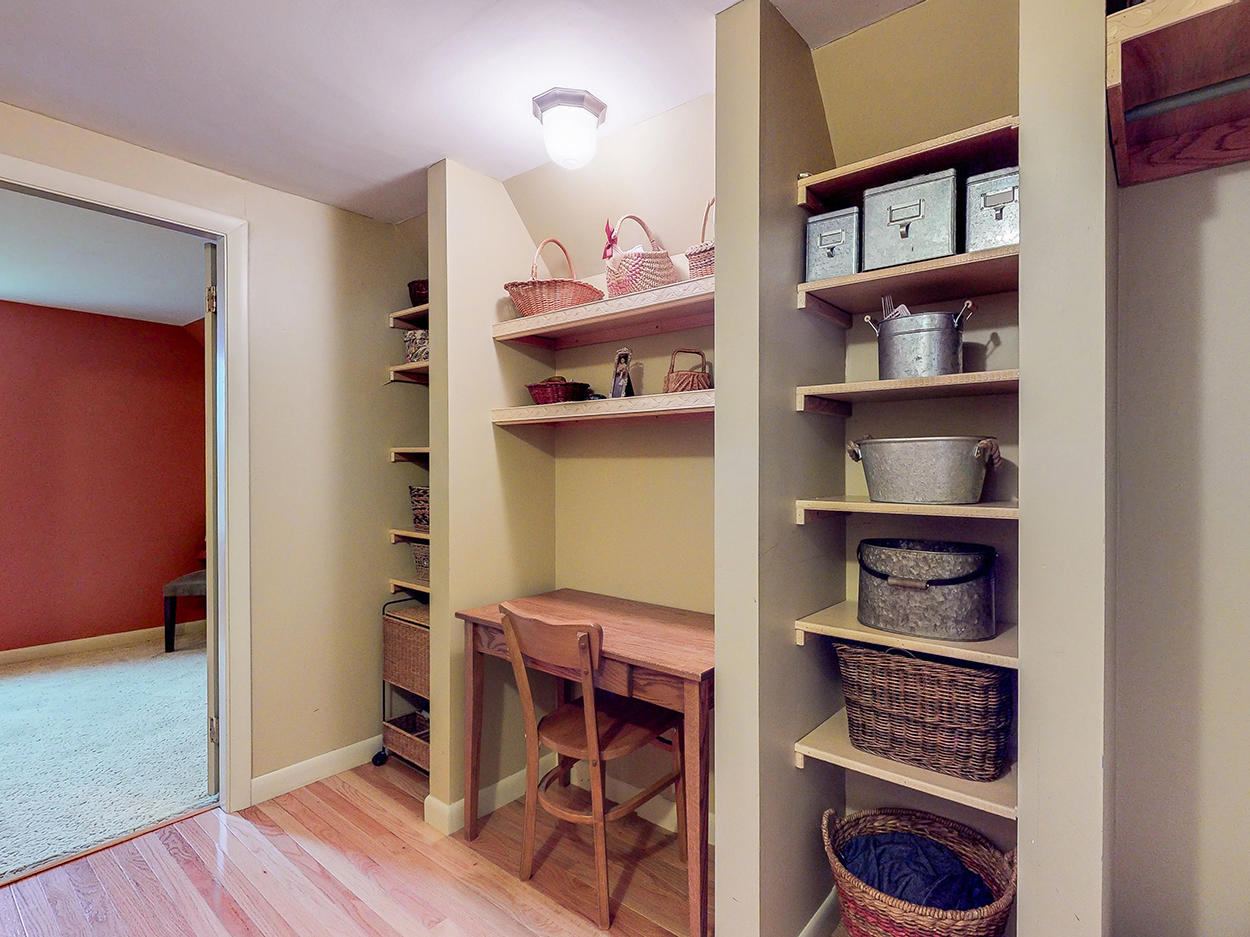 553 Duck Pond Road Westbrook, ME 04092 - Photo 33 of 43 34-553DuckPond-UpstairsHall-b