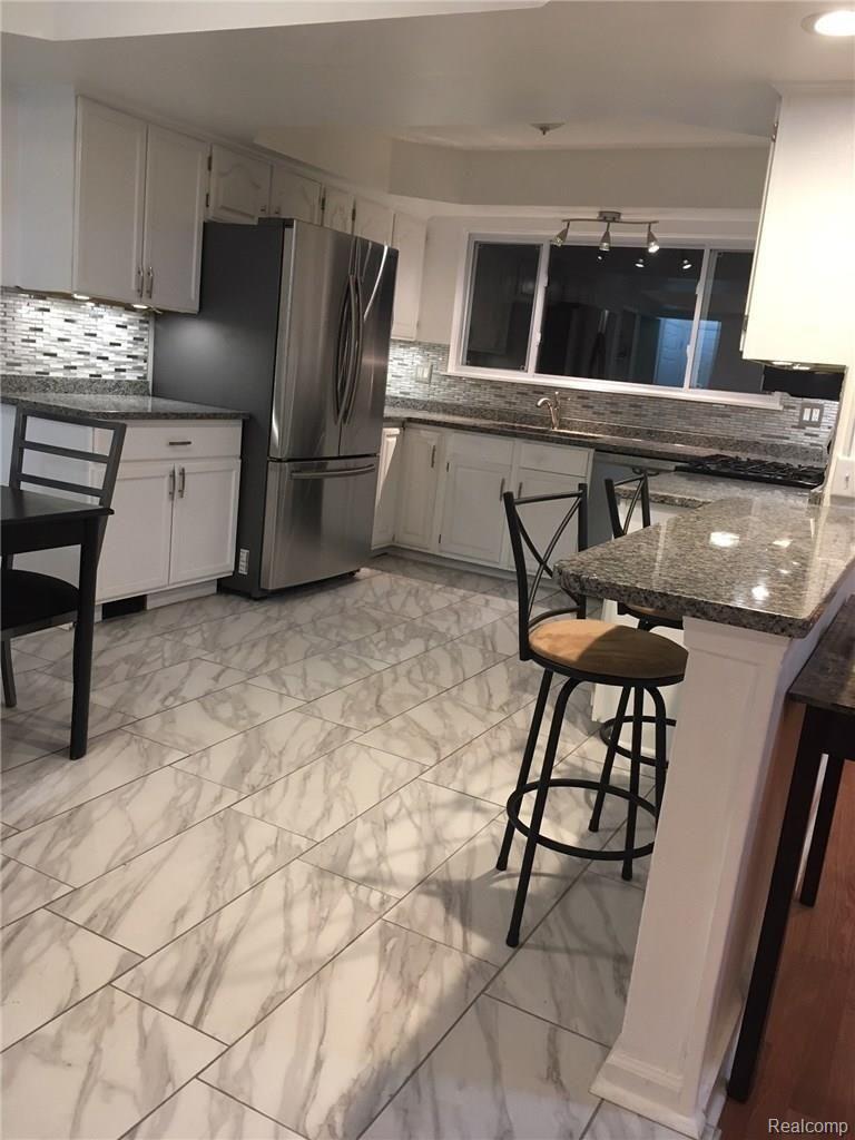 23680 Kitchen sideways.JPG