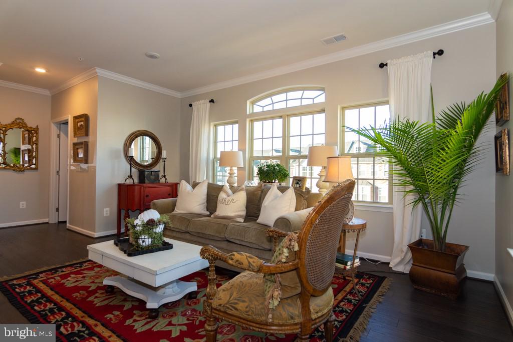 13625 Rockingham Lane, Unit 43 Gainesville, VA 20155 - Photo 12 of 26 Living Room View