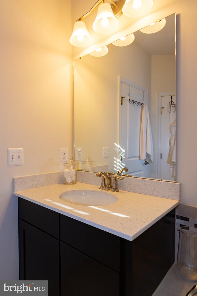13625 Rockingham Lane, Unit 43 Gainesville, VA 20155 - Photo 24 of 26 Master Other Separate Sink