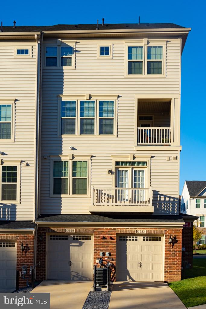 13625 Rockingham Lane, Unit 43 Gainesville, VA 20155 - Photo 25 of 26 Rear Garage