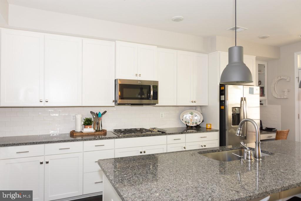13625 Rockingham Lane, Unit 43 Gainesville, VA 20155 - Photo 4 of 26 Kitchen View